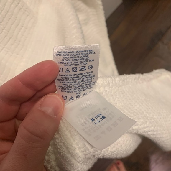 NWOT robe - Picture 5 of 5